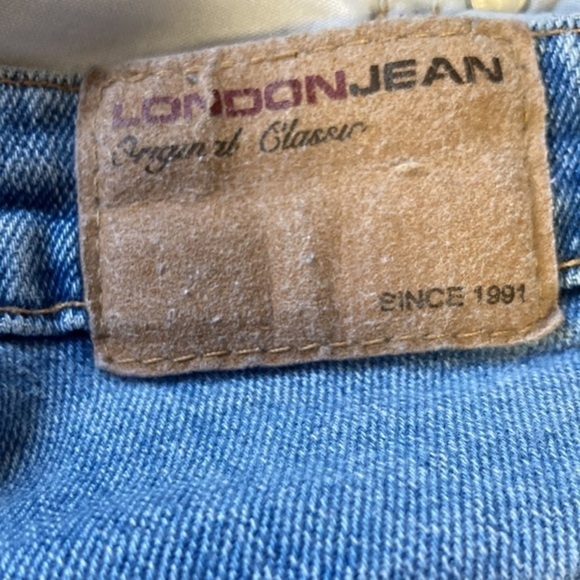 LONDON JEANS FROM VICTORIA’S SECRET SIZE 14 ORIGINAL CLASSIC‎ DISTRESSED - Picture 3 of 5